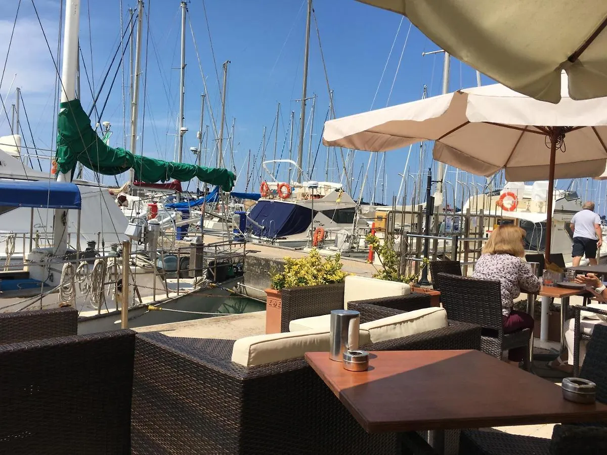 Fishermans Place Lido di Ostia Bed & Breakfast